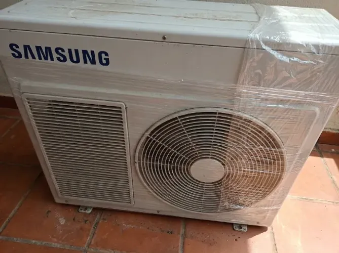 Ar Condicionado Split Samsung 32.000 BTUs Frio - Usado funcionando