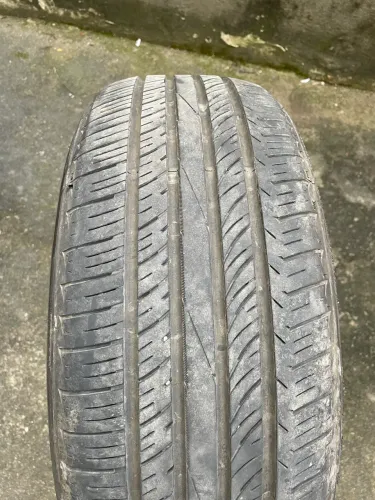 Pneu 195/55-15 com 2 cortes - nem 3mil km rodado.