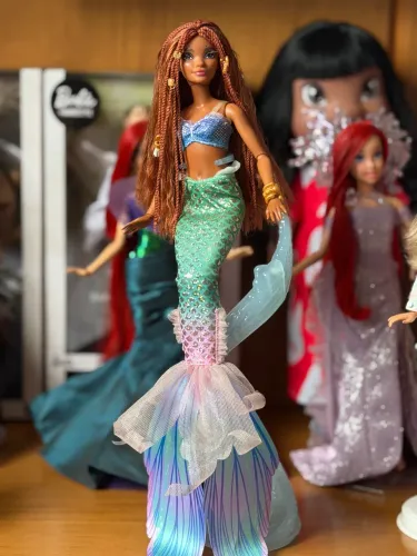 Boneca Barbie Ariel deluxe live action