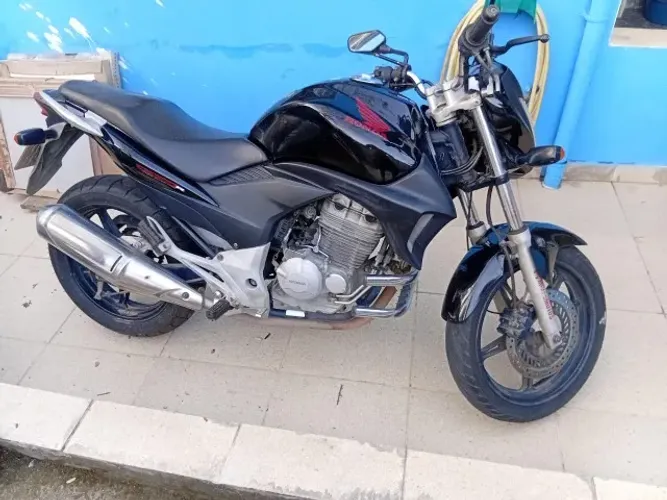 Moto CB300 Preta 2010/2011