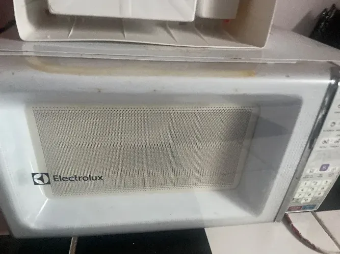 Microondas com defeitos 