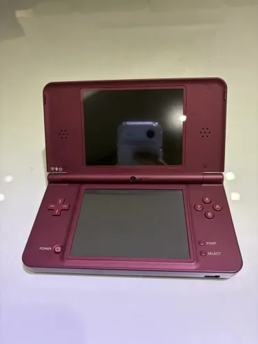 Nintendo DSi XL vinho
