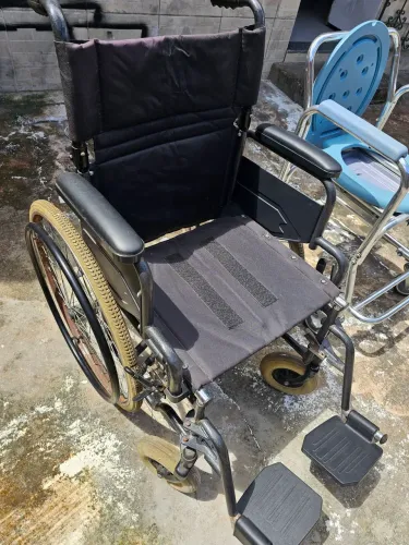 Cadeira de banho e de Rodas