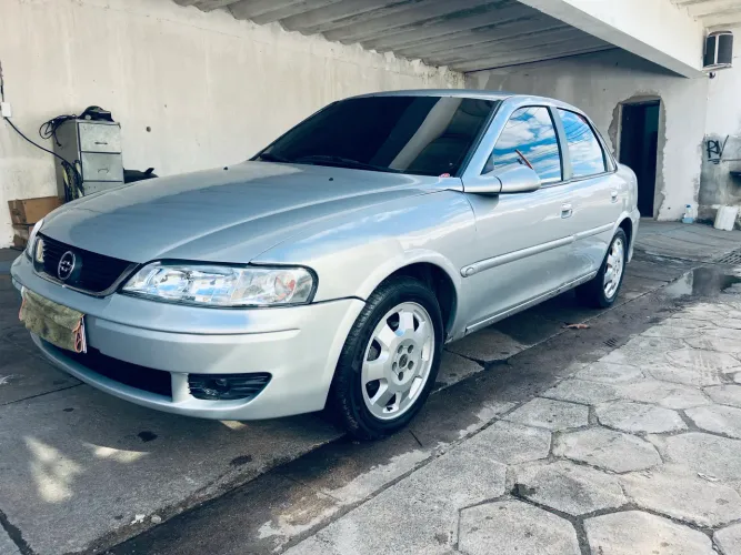 Chevrolet Vectra CD 2.2 16V / 2.0 16V Mec./aut. 2003