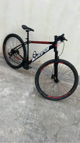 Bicicleta aro 29 freio a disco hidráulico