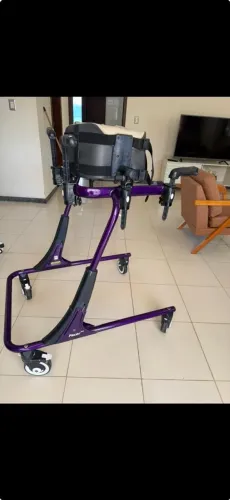 Andador de Reabilitação Rifton Pacer 503 - Importado