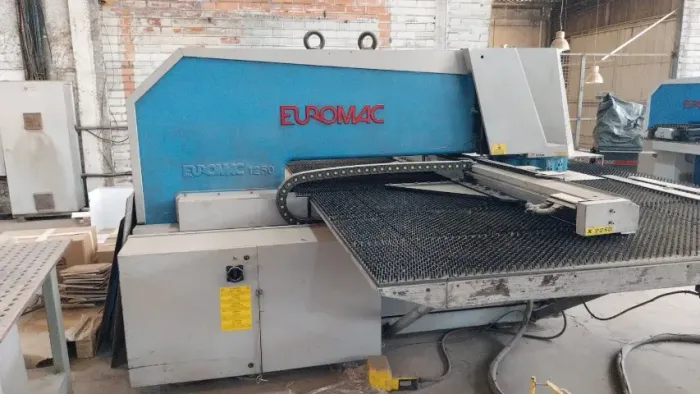  Puncionadeira CNC hidráulica de alta performance Euromac MTX Index  ano 2010