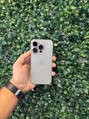 Iphone 15 pro 256 GB ?82% 3 meses de garantia camera trocada original apple