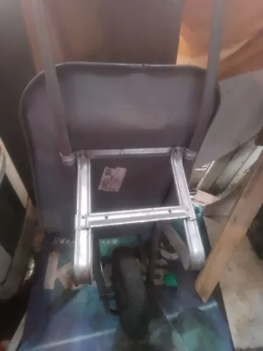 Vendo carrinho de mão em ótimo estado 115 reais