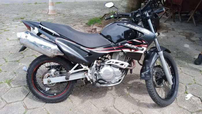 VENDO FALCOM 400 / BAIRRO E INTERIOR