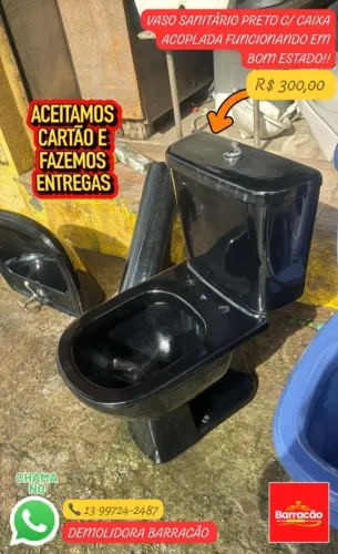 Vaso Sanitário Preto c/ Caixa Acoplada Funcionando em Bom Estado
