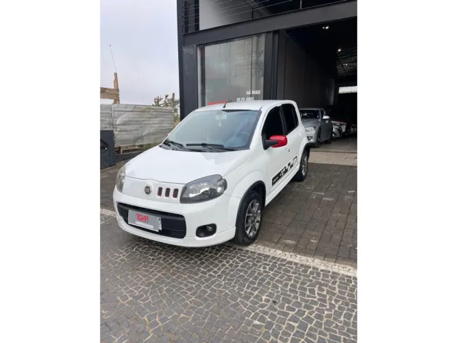 Fiat Uno Sporting 1.4 EVO Fire Flex 8V 4P 2012