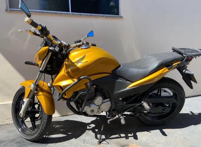 Moto bem cuidado toda revisada 