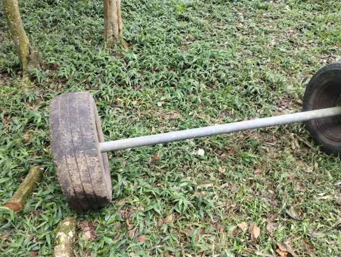Vendo eixo reforçado pra carretinha ou estepe s10