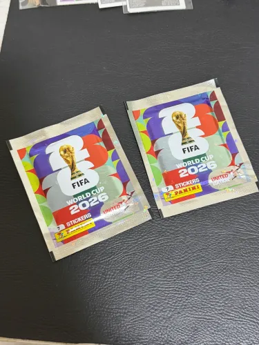 2 pacotinho de figurinhas PANINI SUÍÇA UNITED EDITION