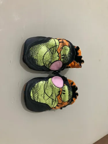 Sapatinho Adidas Edição Disney Ursinho Pooh