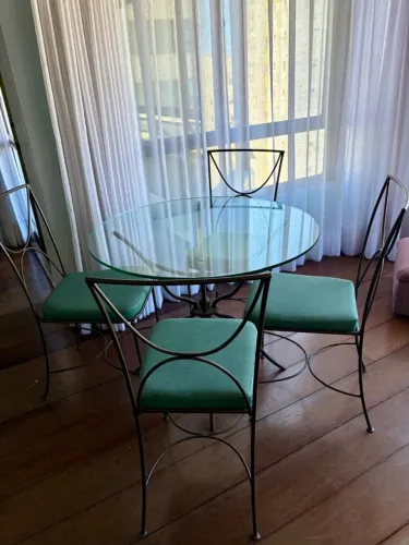 Conjunto Mesa Redonda Vidro com 4 cadeiras