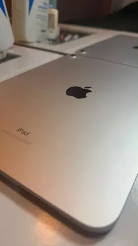 iPad Apple 10° geração Wi-Fi, 64gb. Novíssimo!