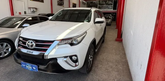 Toyota Hilux SW4 SRX 4X4 2.8 TDI 16V Dies. Aut. 2017