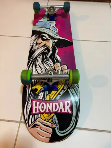 Skate Completo Profissional Hondar + Trucks Stronger + Rodas Narina 53mm