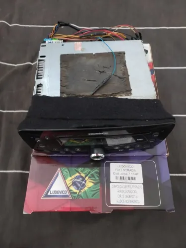 Rádio som automotivo para Fiat Strada