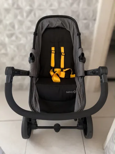 Carrinho de bebê Safety Mobi