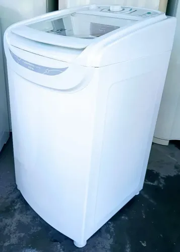 VENDO UMA MÁQUINA DE LAVAR ROUPA ELECTROLUX TURBO ECONOMIA 08KG 