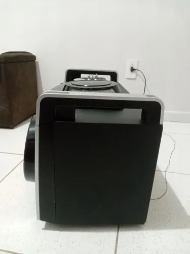 Eu estou vendendo um WOOX / Philips FWP2000X/78 - Mini sistema Hi-Fi usado!