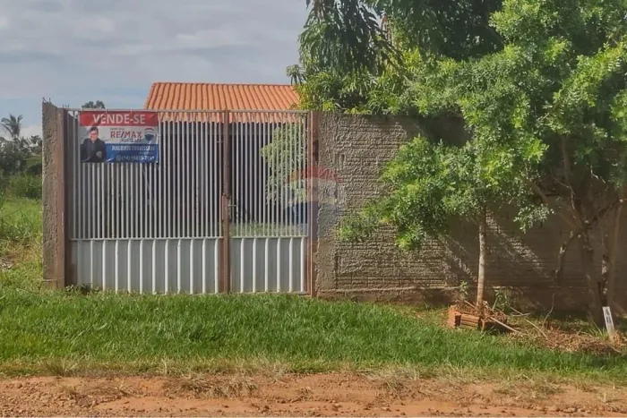 Rancho com Amplo Terreno e Estrutura Pronta Ideal para Personalizar | 150m² Construídos