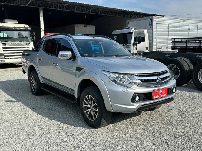 Mitsubishi L200 Triton Sport HPE-S 2.4 CD Dies. AUT 2020