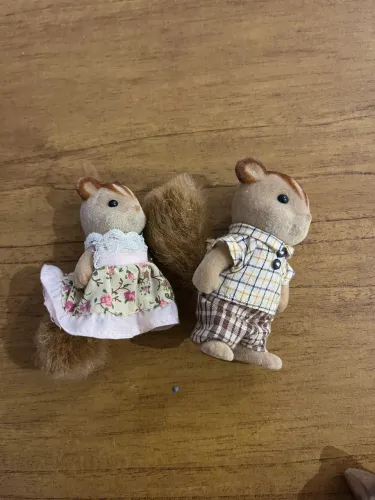 personagens esquilos Sylvanian families