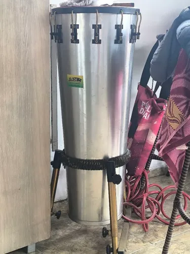 Timbal com suporte nunca usado. Novo