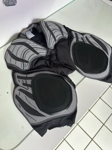 Short proteção futebol americano