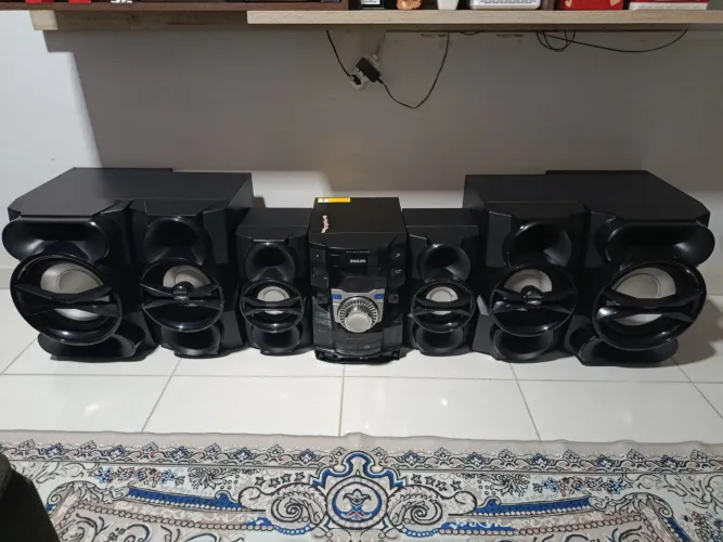 Vendo sóm Philips 1.800 RMS
