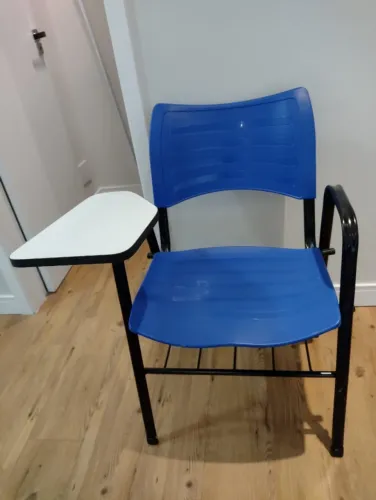 10 Cadeiras Universitárias com Prancheta - Novas (Nunca Usadas)