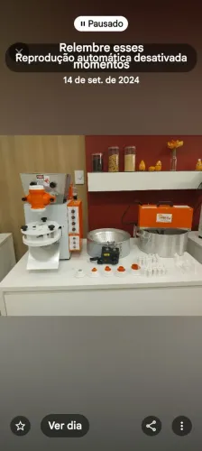 Vendo máquina de fazer salgados usada uma única vez fritadeira elétrica e masseira