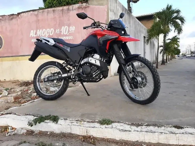 Vendo ou troco nova xtz 250 Lander 0km