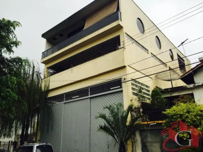 Galpão e Salas comerciais com 4 andares, Ideal para empresas ou renda.