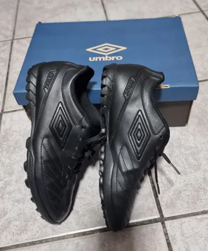 Cheteira Umbro Class Tf 38 Impecável