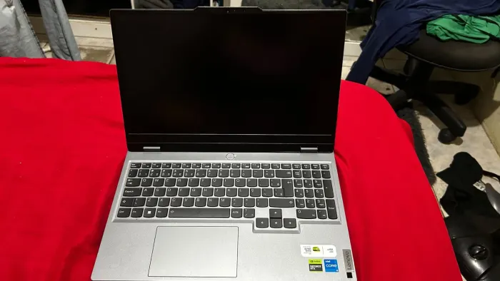 Notebook gamer Lenovo LOQ (Troco em iPhone 17 pro Max)