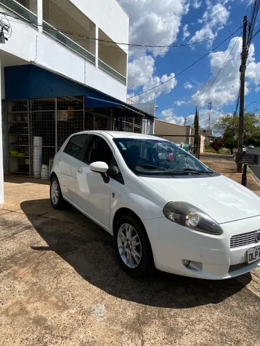 Fiat Punto Attractive 1.4 Fire Flex 8V 5P 2012