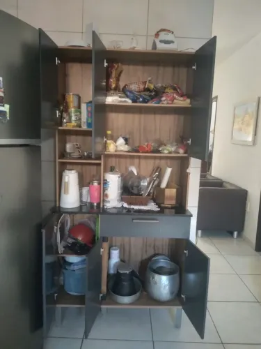 Armario de cozinha em ótimo estado