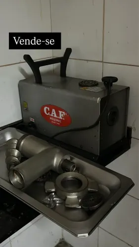 Picador e Moedor de Carne CAF 22 SM Industrial - 300 kg/h 220V