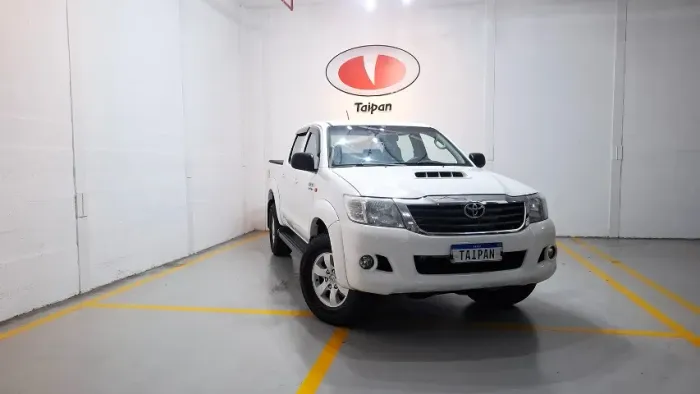 Toyota Hilux CD SR D4-d 4X4 3.0 TDI Dies Aut. 2015
