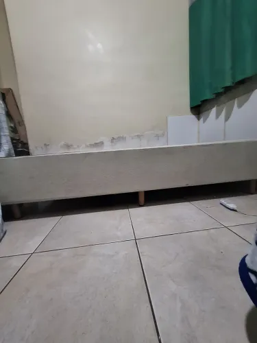 Vendo cama box solteiro