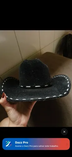 Vende-se esse chapéu preto