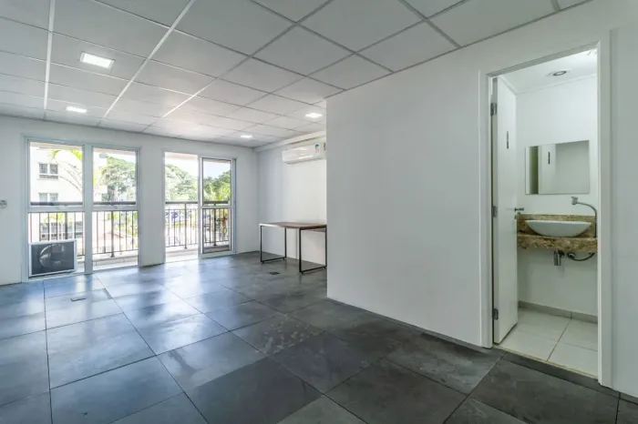 Prédio comercial na Avenida Engenheiro Armando de Arruda Pereira, 2937 - Bl B 221 30 m²
