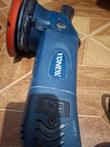 Vendo 2 polotriz sendo uma rotativa e a outra roto orbital.