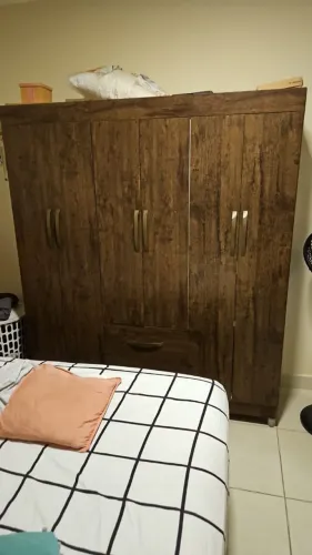 Guarda-roupa casal 6 portas 2 gavetas