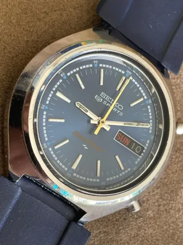 RELÓGIO SEIKO 5 SPORTS SPEEDTIMER * DAY DATE BLUE DIAL DE COLEÇÃO, RARO E ESPORTE